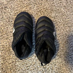 The North Face Women’s ThermoBall™ Traction Booties
US7